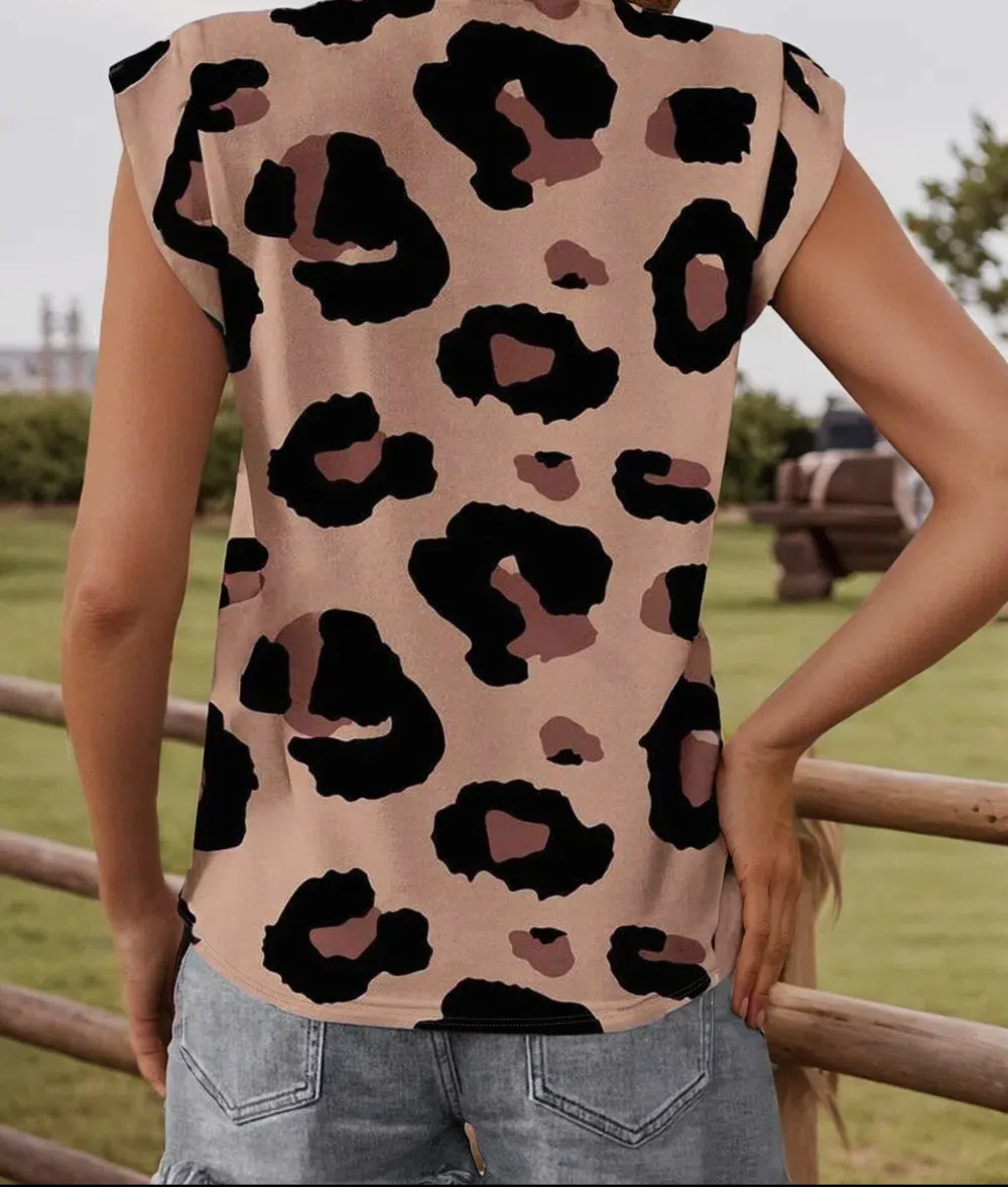 Leopard Crew Neck Cap Sleeve Top