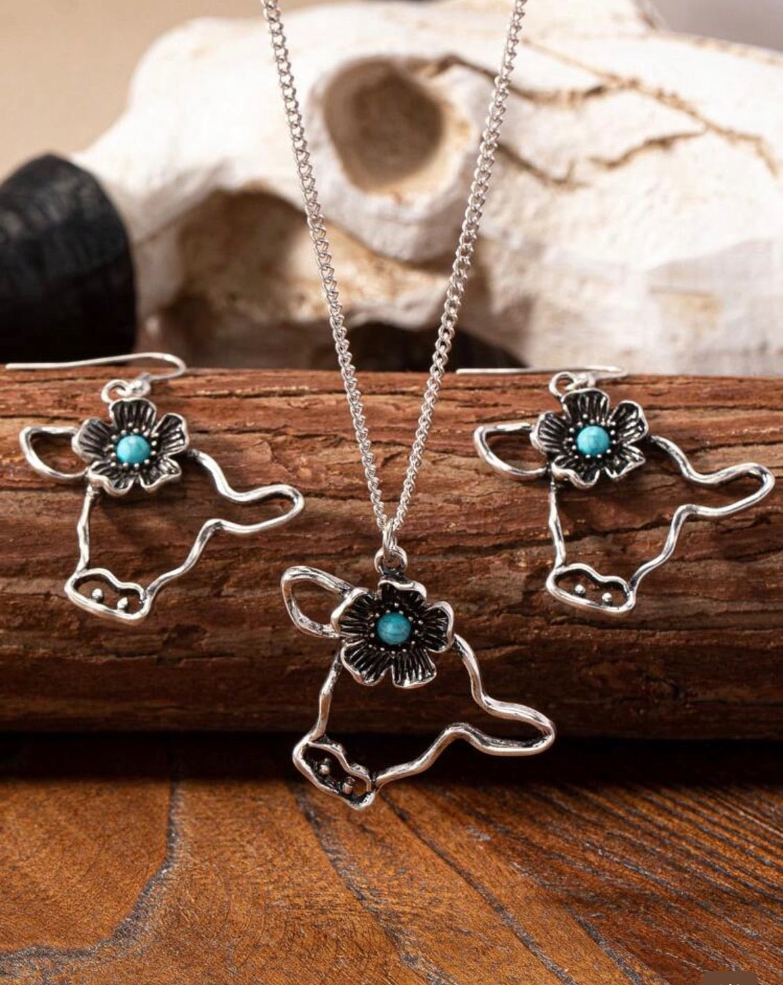 3 Pcs Blue Turquoise Stone Highland Cow Pendant Necklace & Earrings