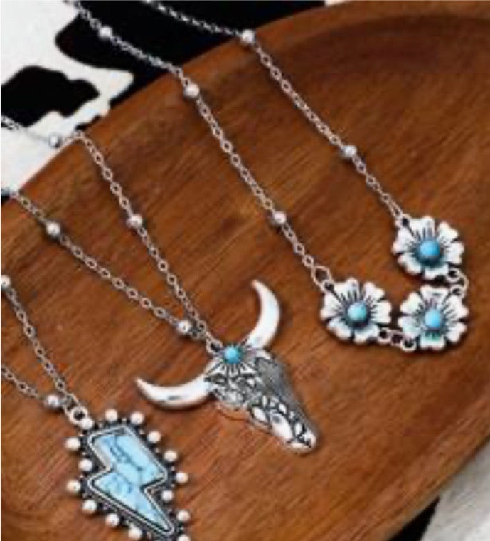 Burnished Silver Western Style Faux Turquoise Pendant Necklace