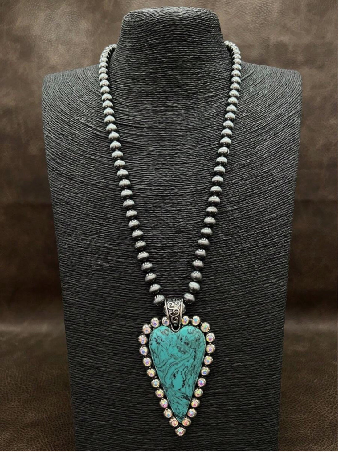Retro Fashion Western Style Beaded Necklace with Heart Pendant