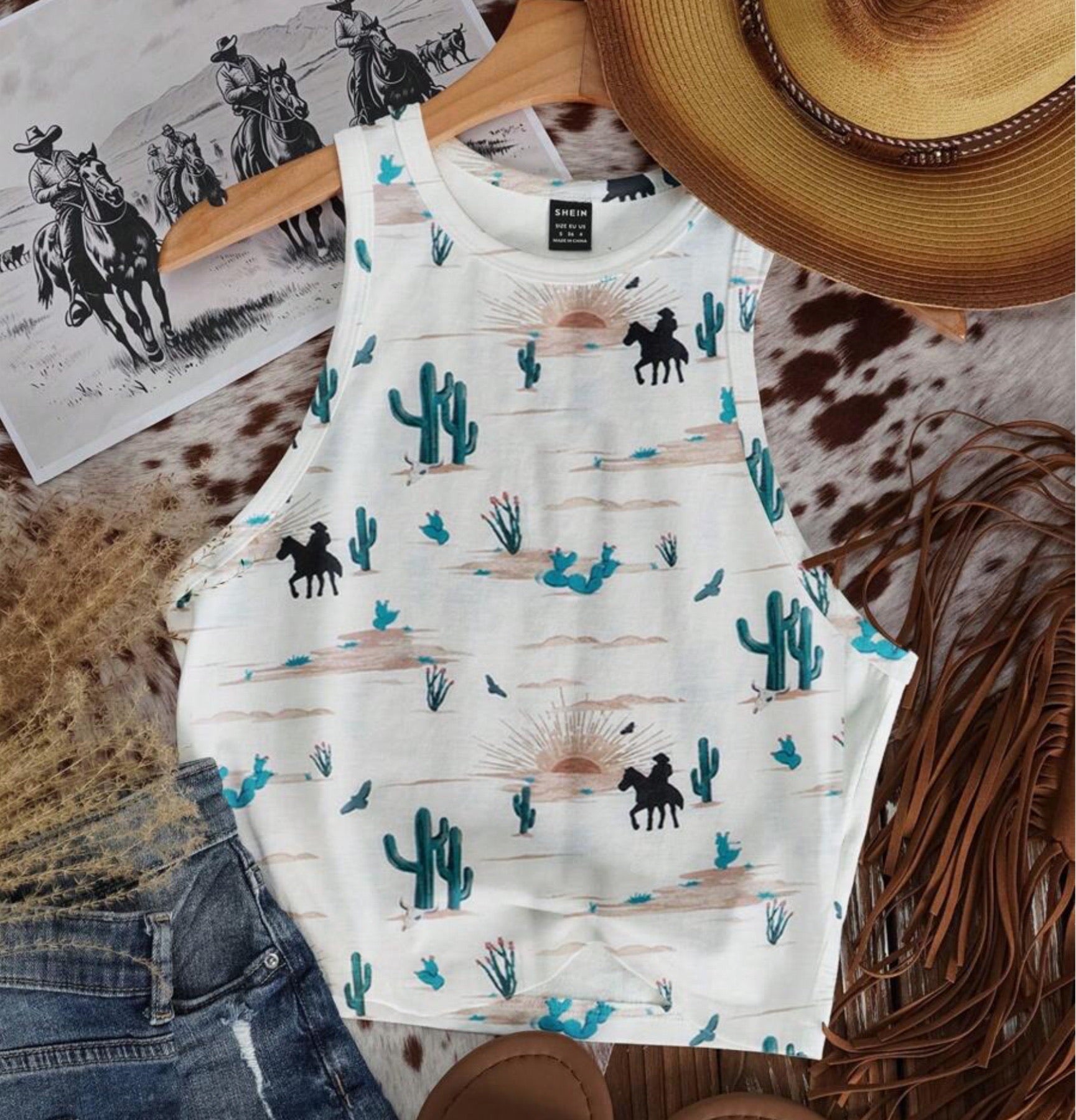 Minimalist Round Neck Desert Scene Tank Top