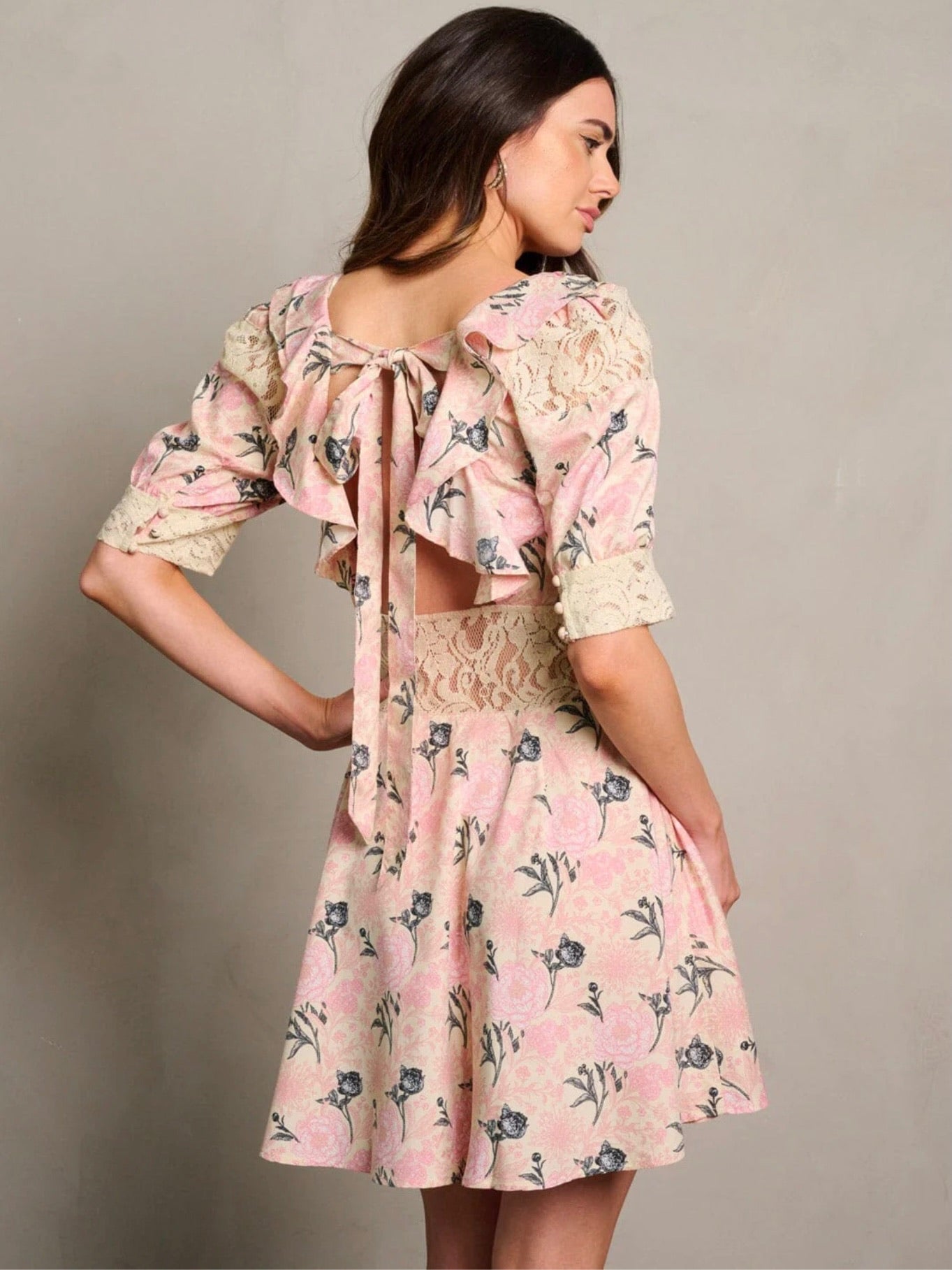 Short Sleeve Square Neck Lace Floral Mini Dress