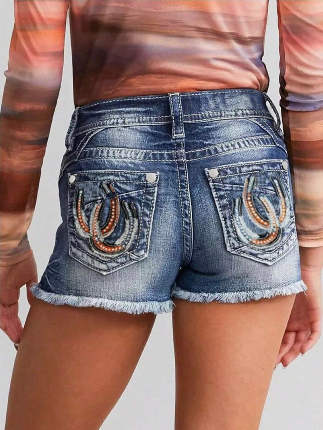 Horseshoe Embroidery Tassel Hole Wash Denim Shorts