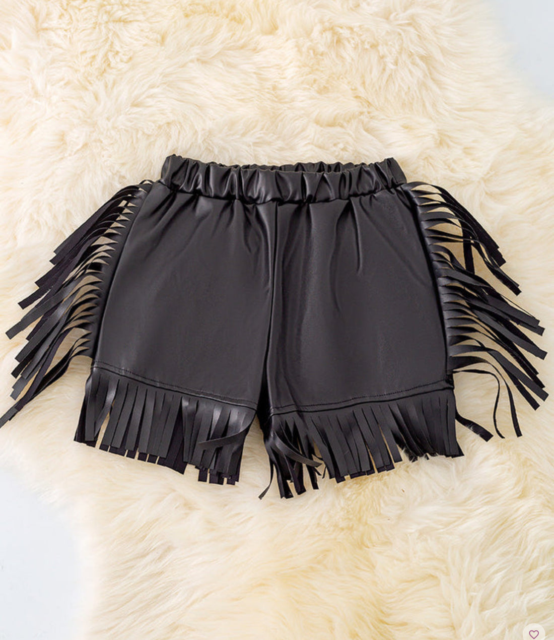 PLEATHER SHORTS WITH FRINGE