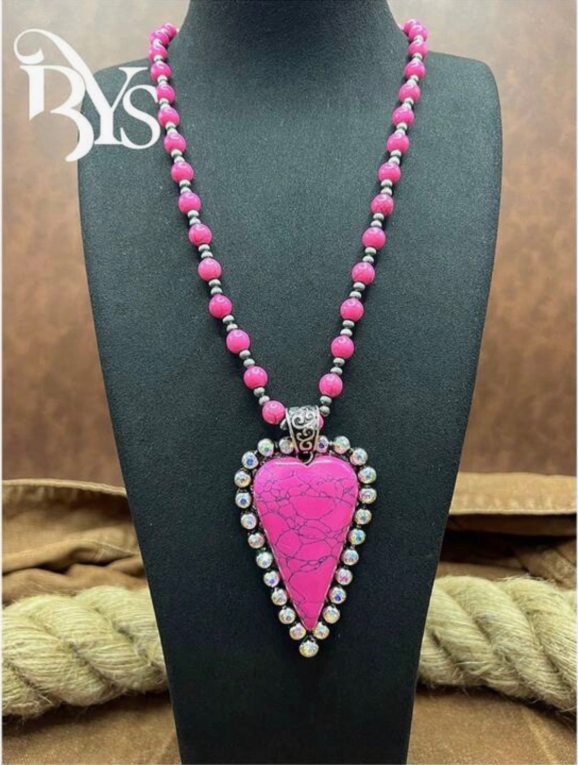 Retro Fashion Western Style Beaded Necklace with Heart Pendant