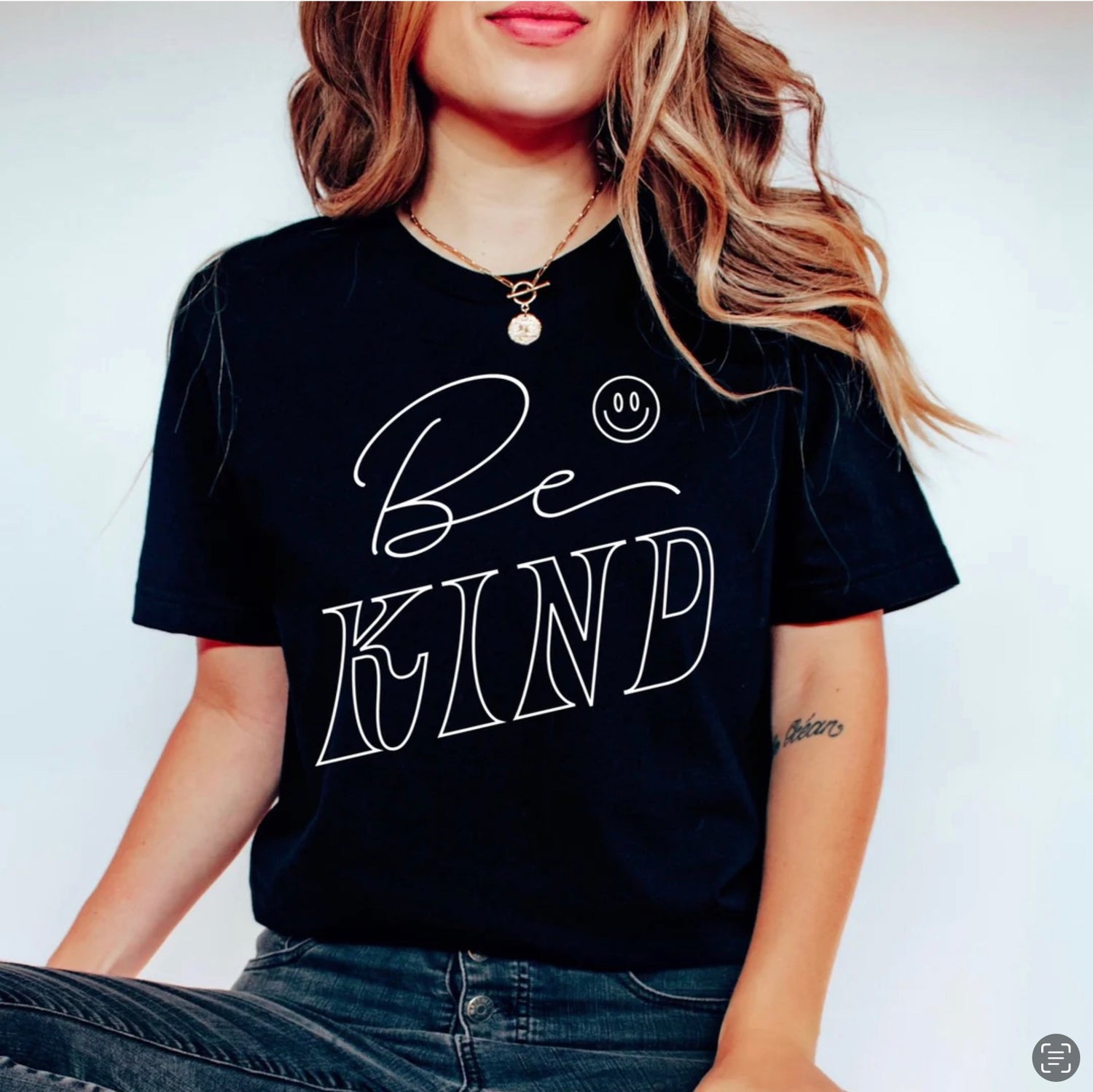 ‘’Be Kind” Graphic Tee