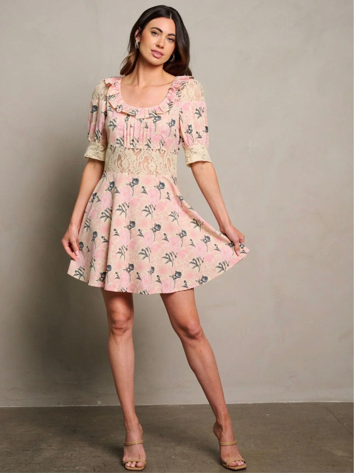 Short Sleeve Square Neck Lace Floral Mini Dress