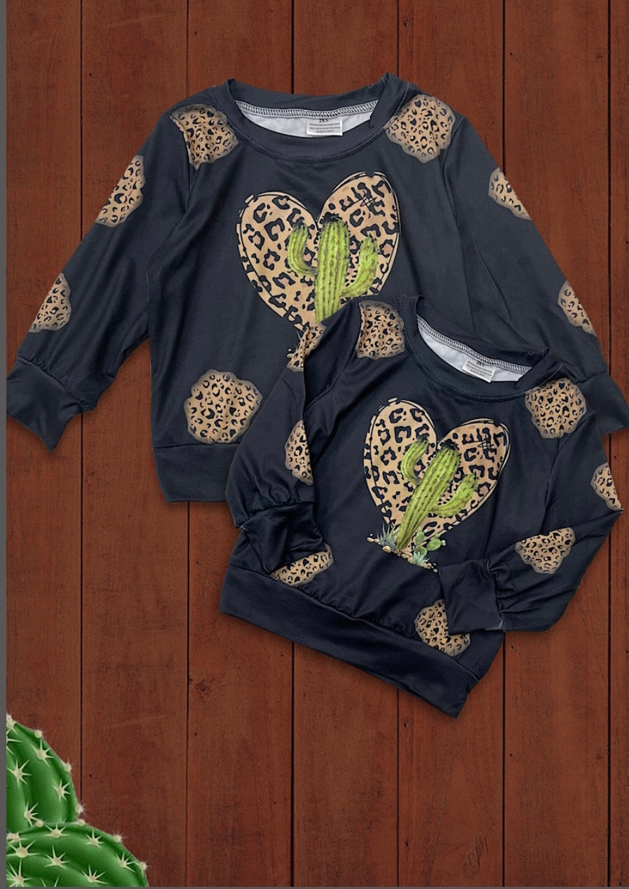 Dessert Cactus, Leopard Heart Printed Long-sleeve Top